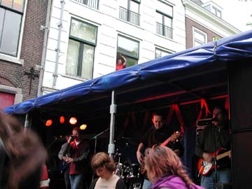 Sweaty Pants -  band,publiek,dansen